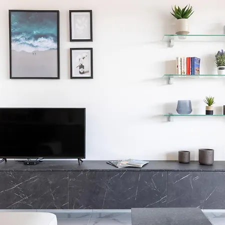 A Stunning With Spectacular Sea Views *