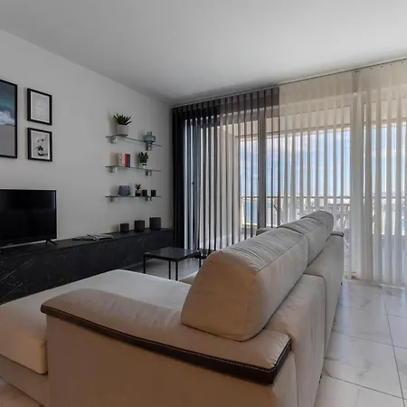 A Stunning With Spectacular Sea Views Apartament *