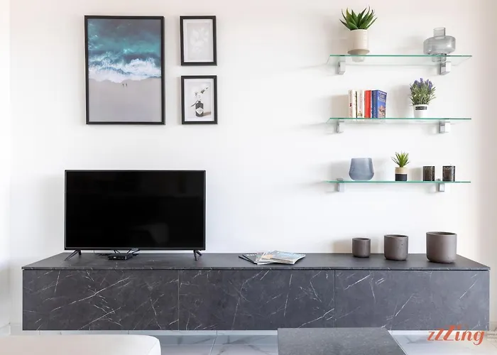 A Stunning With Spectacular Sea Views *