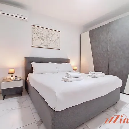 A Stunning With Spectacular Sea Views *