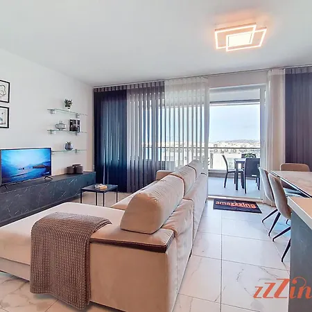 Апартаменты A Stunning With Spectacular Sea Views