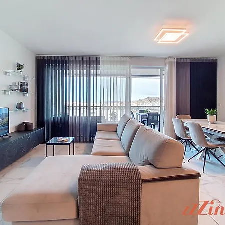 St Paul's 3br - Spectacular Sea Views アパート セント・ポールズ・ベイ